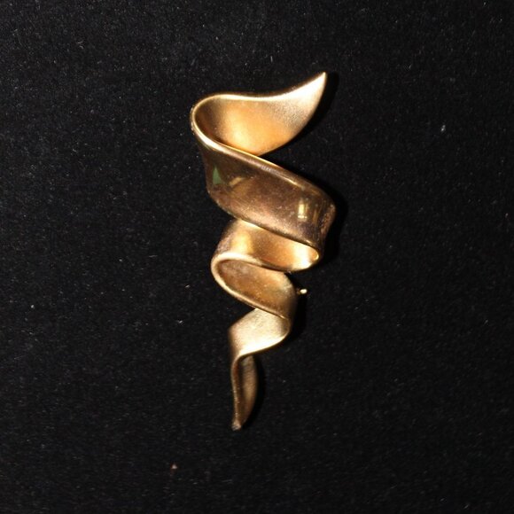 Vintage M Lent Squiggle Golden Brooch - Picture 6 of 7